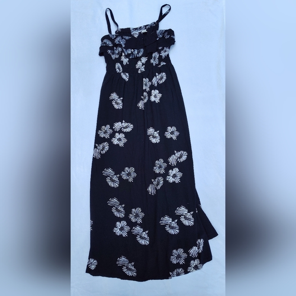NWOT Nomadic Traders Black and White Floral Summer Maxi Dress With Ruffle Detail